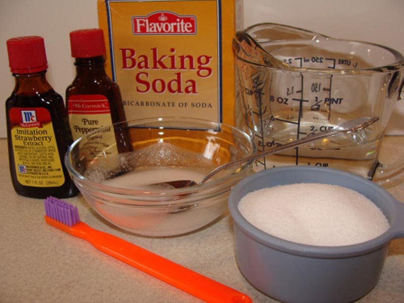 Make Baking Soda Toothpaste - Sawan Books